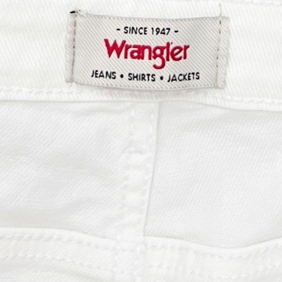 NWT Wrangler Women's High-Rise Rodeo Straight Leg Crop Jean White - Picture 9 of 11